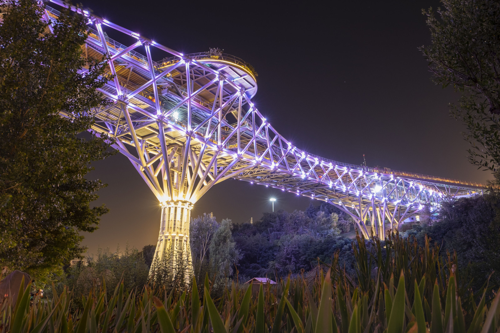 Pol Tabiat (puente de la naturaleza)