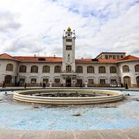 Mansión del Municipio y Torre del Reloj de Rasht