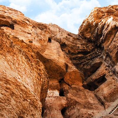 La Cueva de Karaftu