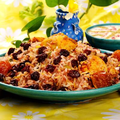 طبق الأرز مع الكرز