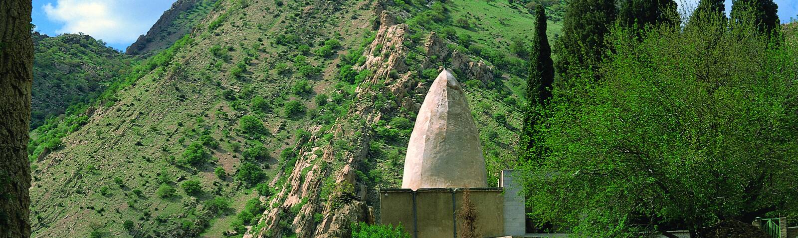 Tumba de Baba Yadegar