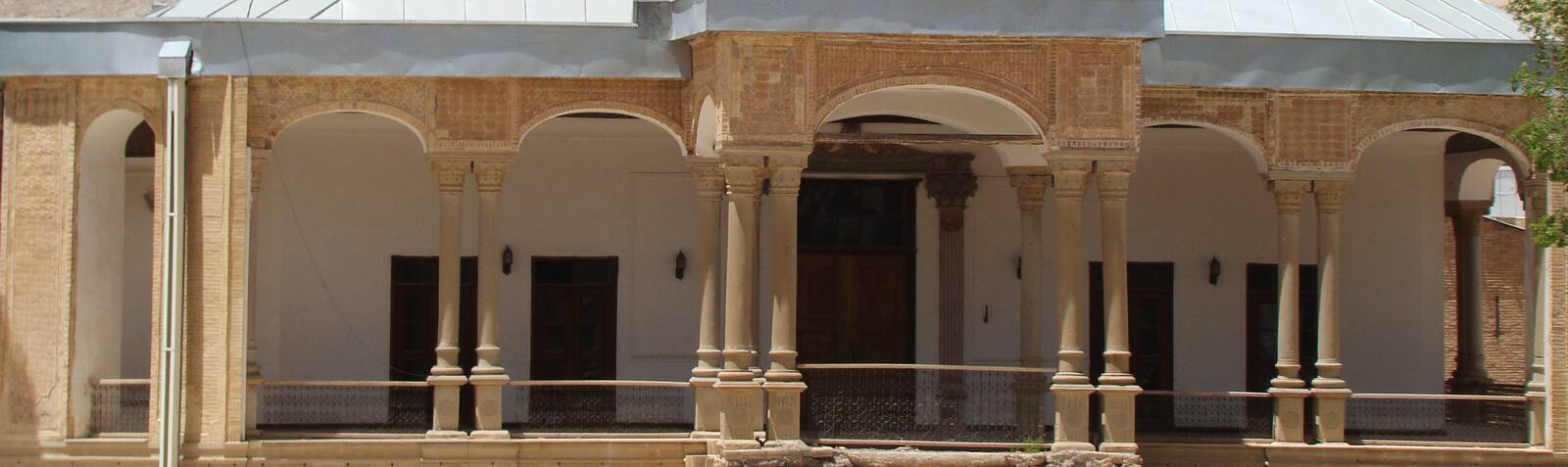 کاخ سردار اسعد