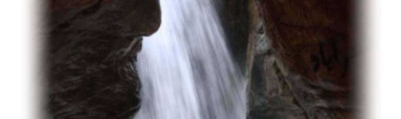 Mojen Waterfall