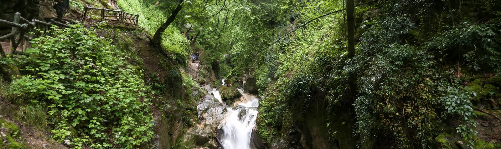 Kaboud-val Waterfall