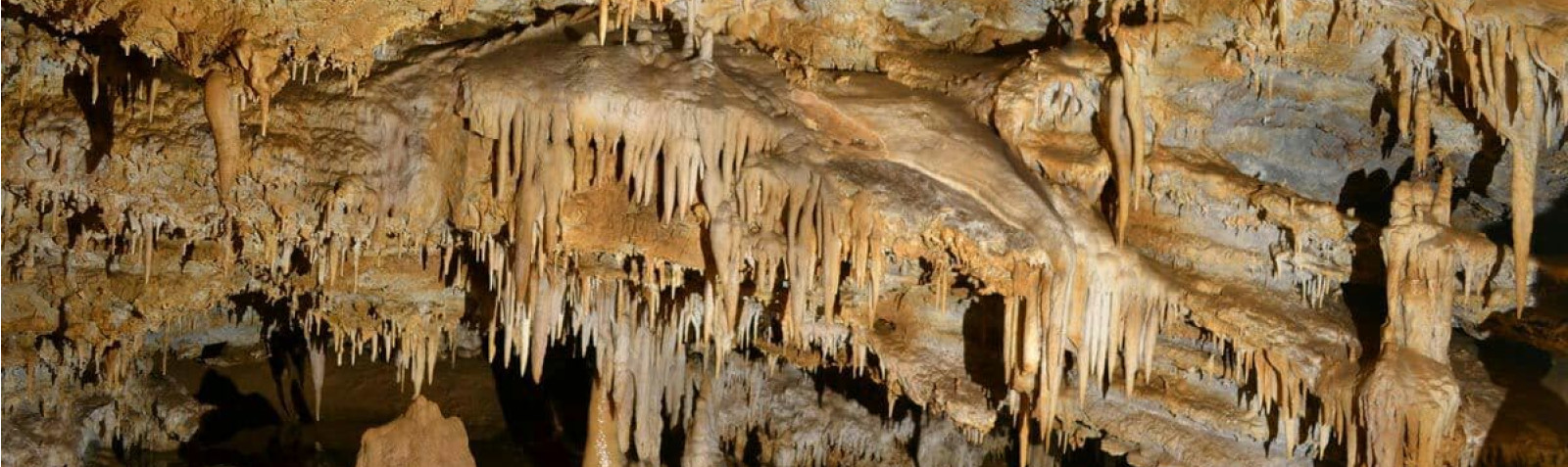 Kabootar (pigeon) Cave or Hampoeil Cave