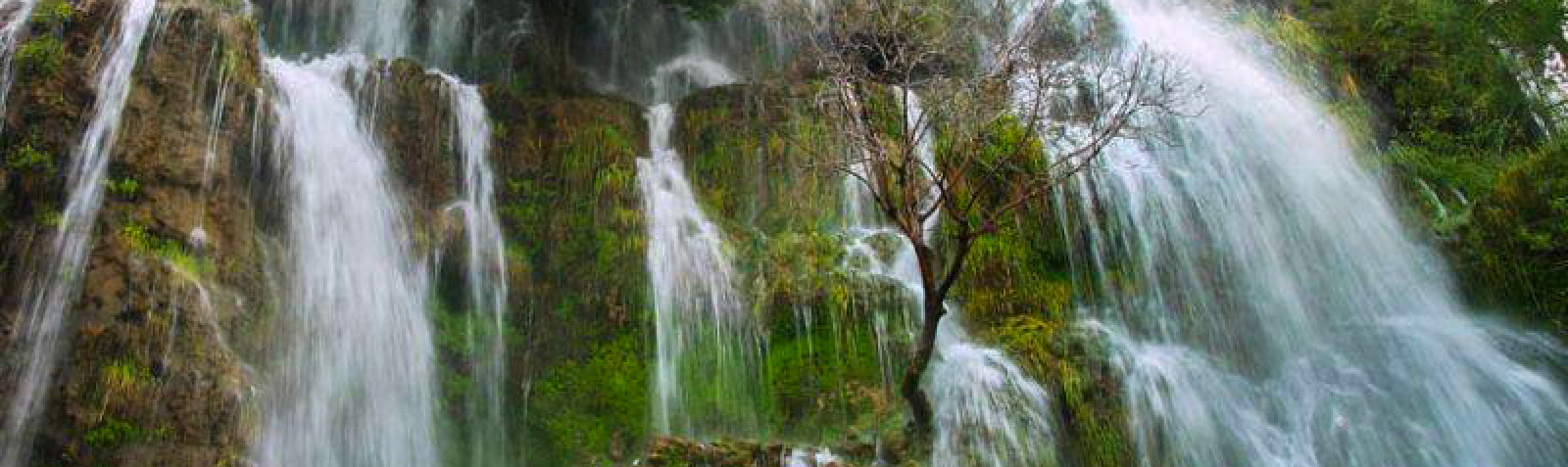 Niasar Waterfall