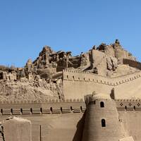 قلعة بام ومناظرها الثقافية