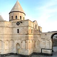 Monasterios armenios de Irán