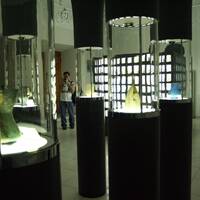 موزه‌ی آبگینه و سفالینه 