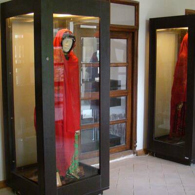 متحف للملابس فی دزک (تشهارمحال و بختياري)