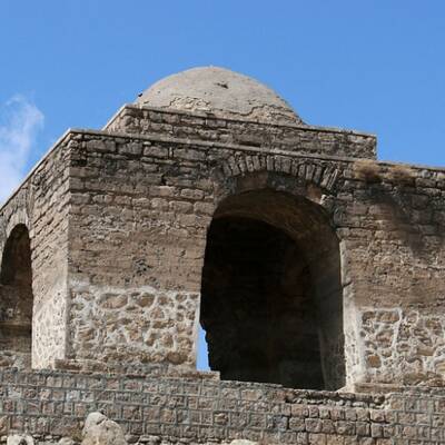 سقيفة « نياسر» أو معبد نارها