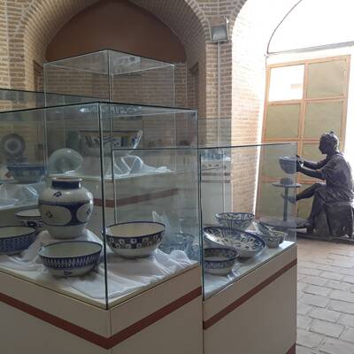 Museo de Zilu y Cerámica de Meybod