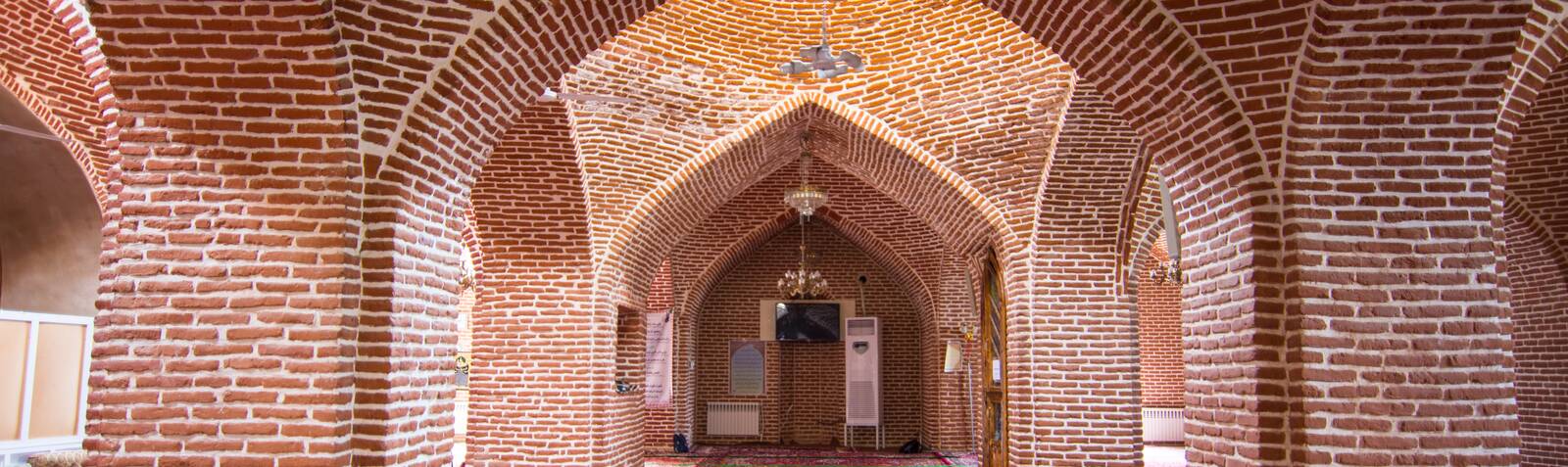 Мечеть Джаме Шабестер