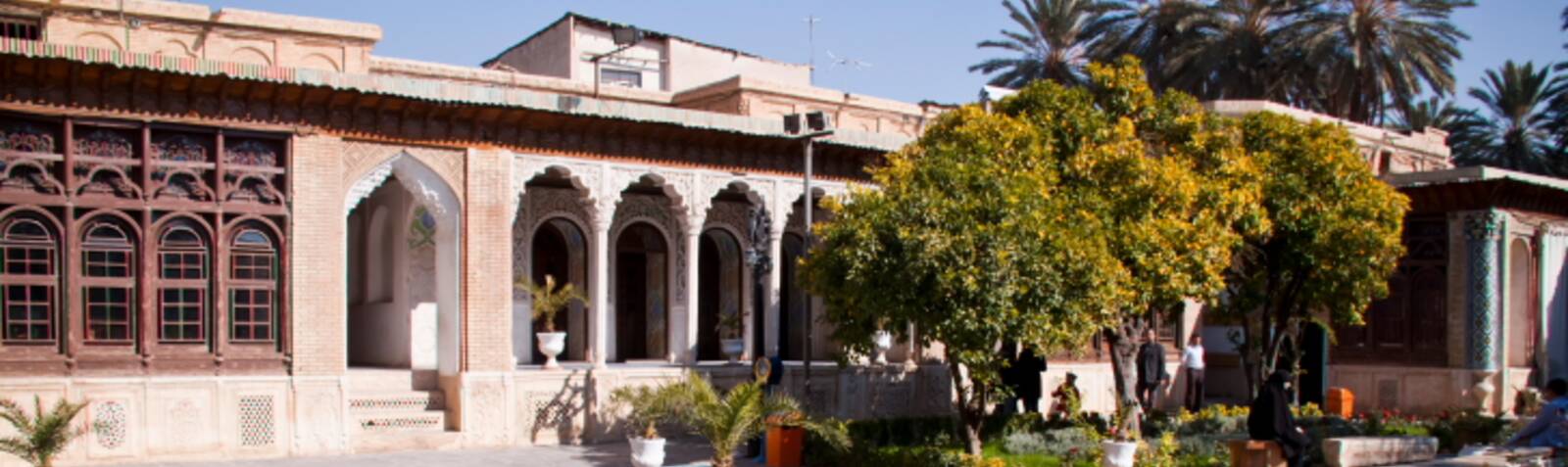 La Casa de Zinat ol-Molk, Shiraz